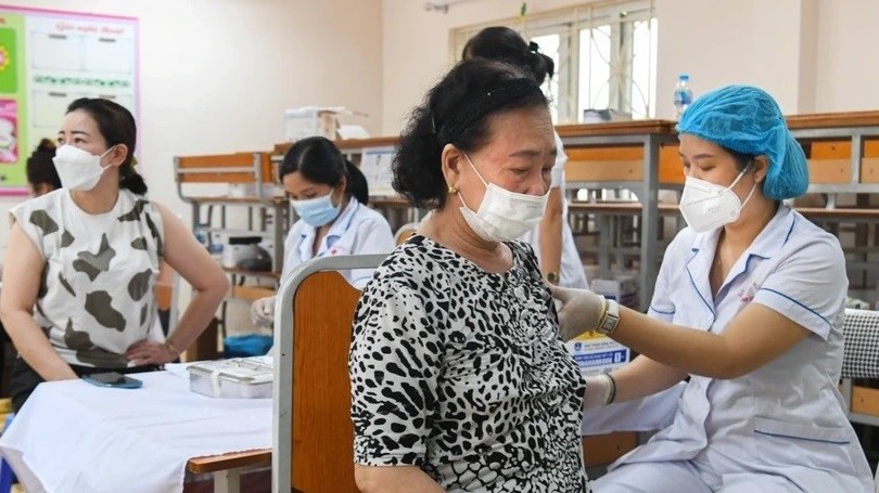 Covid-19 ngày 5/6: Hơn 300 ca mắc mới, 63 ca khỏi bệnh, không có trường hợp tử vong