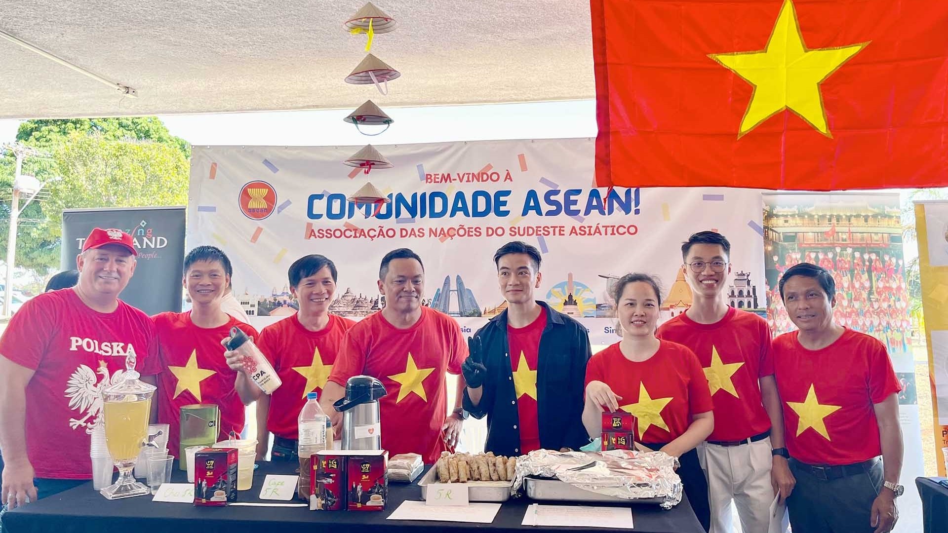 Đại sứ quán Việt Nam tại Brazil tham gia Hội chợ văn hóa và ẩm thực quốc tế 2023