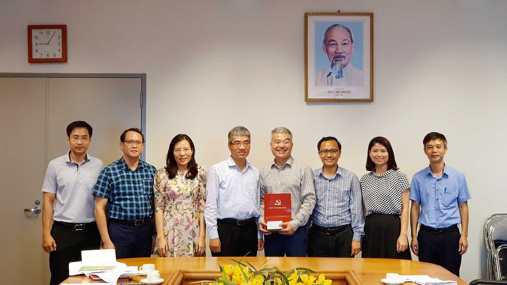 Đảng ủy Bộ Ngoại giao công bố Quyết định thành lập Đảng bộ Cục Cơ yếu và Công nghệ thông tin