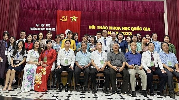 Tìm hiểu bức tranh về văn học miền Trung nửa đầu thế kỷ XX