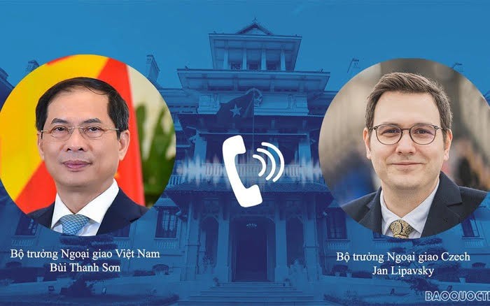 Đại sứ Thái Xuân Dũng