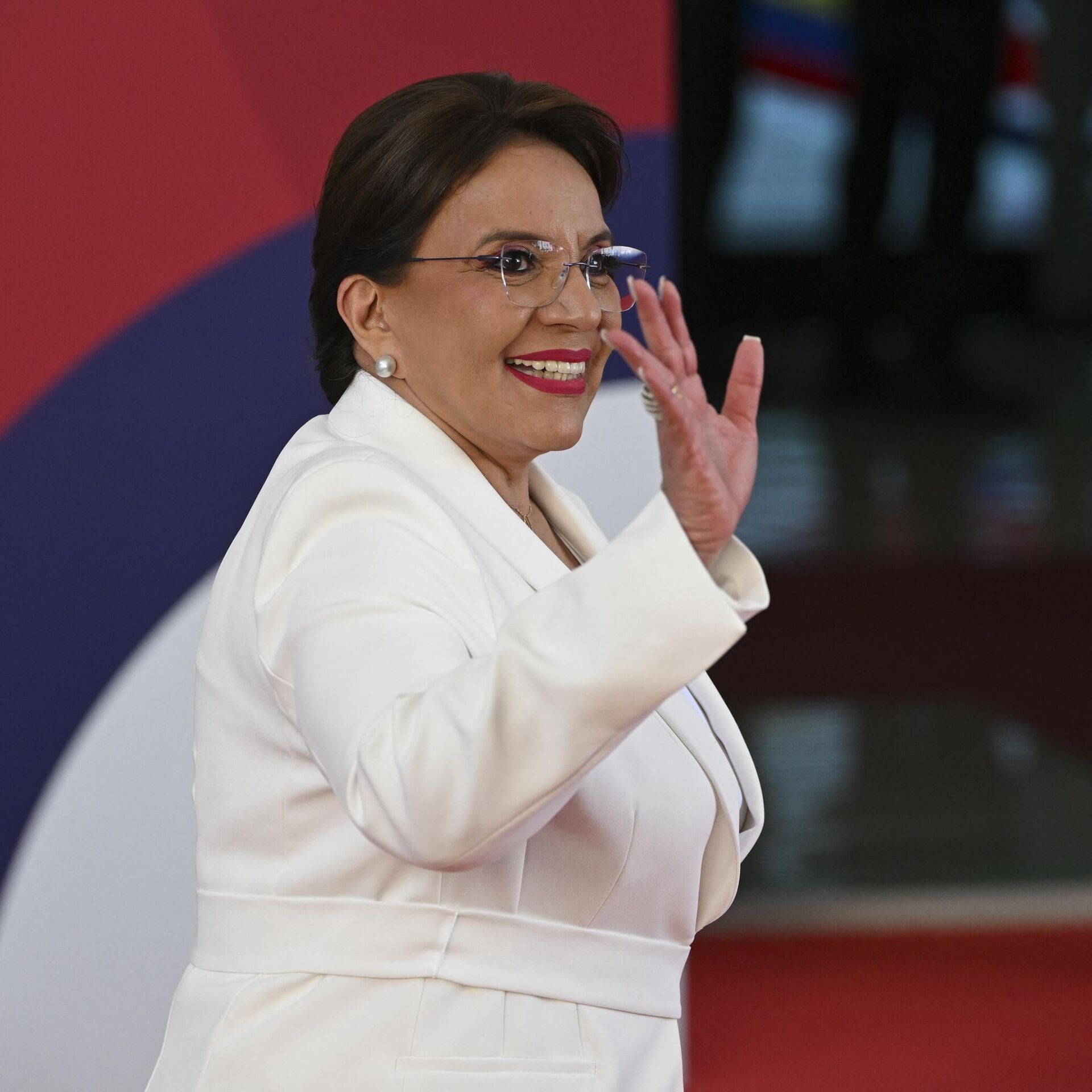 Đã tỏ rõ lập trường, Tổng thống Honduras bắt đầu thăm Trung Quốc Đã tỏ rõ lập trường, Tổng thống Honduras bắt đầu thăm Trung Quốc