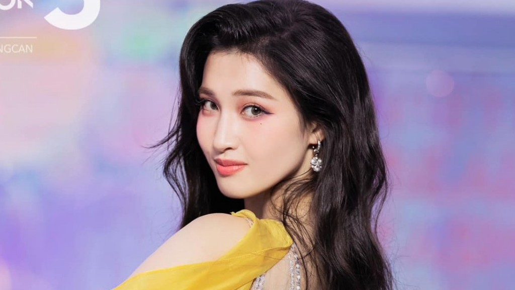 Sao Việt: Á hậu Phương Nhi khoe eo thon, diễn viên Kiều Anh đẹp mờ ảo