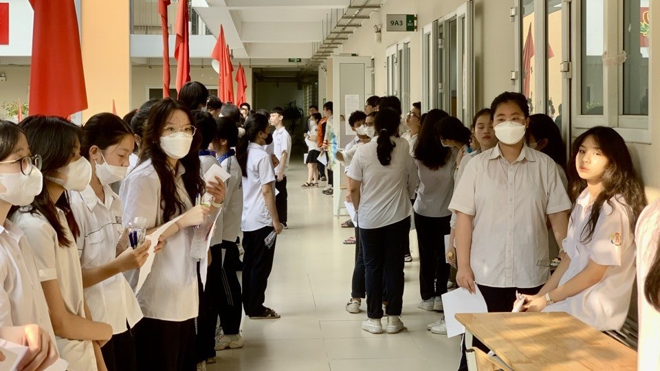 Kỳ thi lớp 10 năm 2024 tại Hà Nội: Top 10 trường có tỷ lệ chọi cao nhất; lời khuyên cho thí sinh