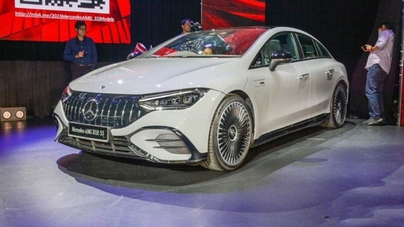 Cận cảnh Mercedes-AMG EQE 53 4Matic+ ra mắt tại Malaysia