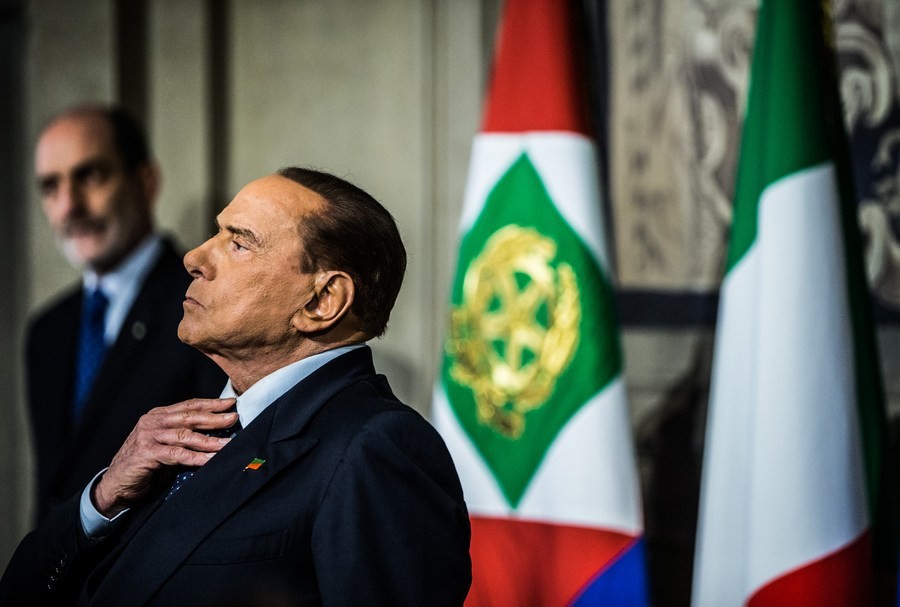 (06.13) Cố Thủ tướng Italy Silvio Berlusconi. (Nguồn: Tân Hoa xã) (06.13) Cố Thủ tướng Italy Silvio Berlusconi. (Nguồn: Tân Hoa xã)
