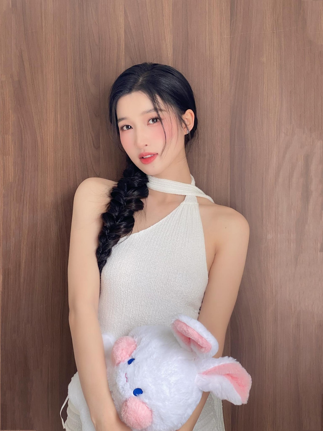 Á hậu Phương Nhi