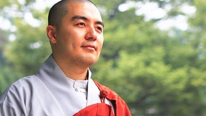 'Bước chậm lại giữa thế gian vội vã': Cuốn sách hàng đầu trong dòng sách trị liệu tâm hồn