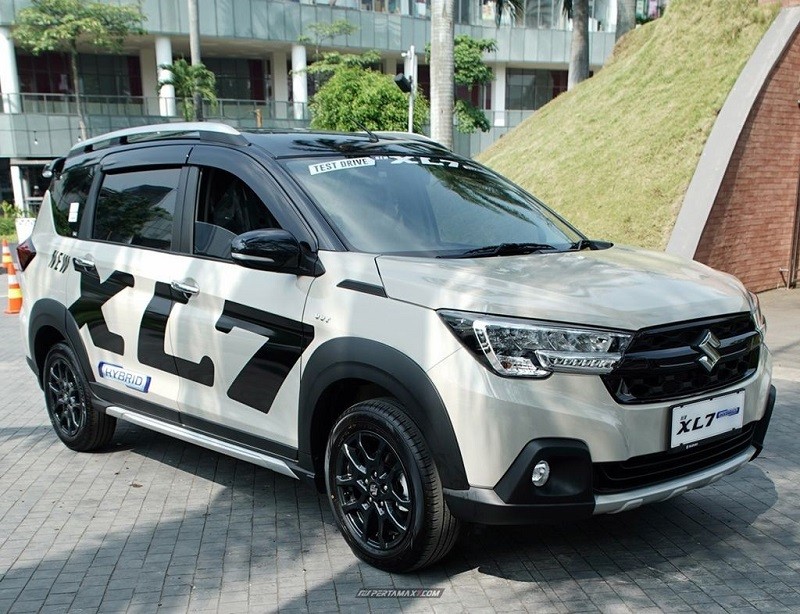 Cận cảnh Suzuki XL7 Hybrid 2023 vừa ra mắt tại Đông Nam Á Cận cảnh Suzuki XL7 Hybrid 2023 vừa ra mắt tại Đông Nam Á