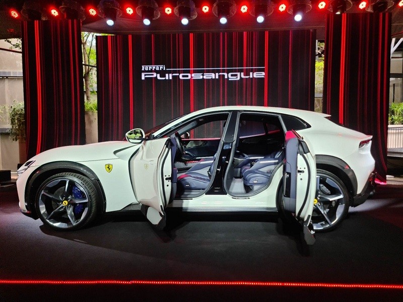 Cận cảnh siêu SUV Ferrari Purosangue ra mắt tại Việt Nam, giá gần 40 tỷ đồng Cận cảnh siêu SUV Ferrari Purosangue ra mắt tại Việt Nam, giá gần 40 tỷ đồng