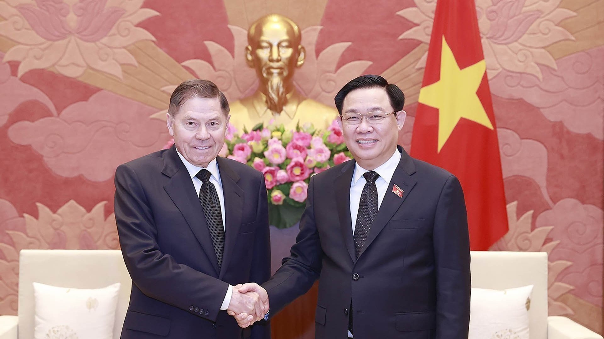 Chủ tịch Quốc hội Vương Đình Huệ tiếp Chánh án Tòa án tối cao Liên bang Nga