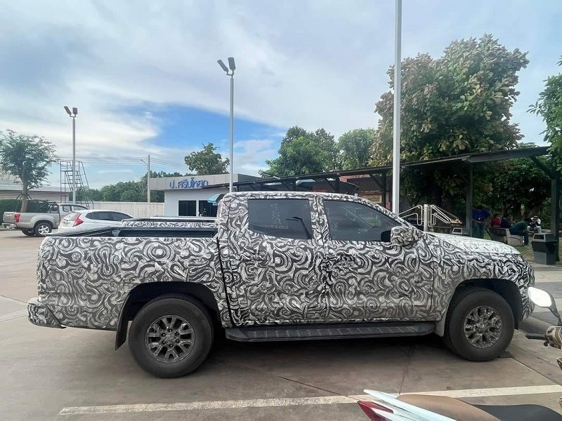 Cận cảnh Mitsubishi Triton thế hệ mới sắp ra mắt tại Thái Lan