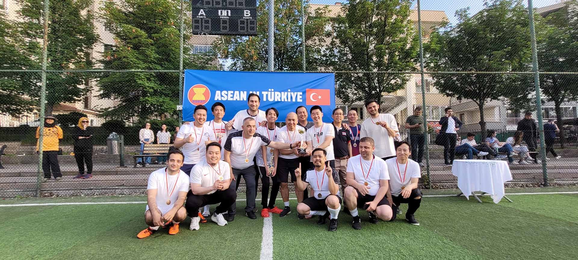 Đại sứ quán Việt Nam tổ chức giải bóng đá giao hữu nhân kỷ niệm 45 năm quan hệ ngoại giao Việt Nam-Thổ Nhĩ Kỳ