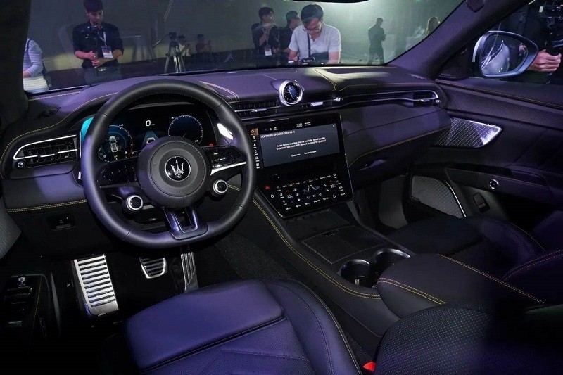 Cận cảnh siêu SUV thể thao - Maserati Grecale Trofeo ra mắt tại Việt Nam, giá bán 7,5 tỷ đồng Cận cảnh siêu SUV thể thao - Maserati Grecale Trofeo ra mắt tại Việt Nam, giá bán 7,5 tỷ đồng