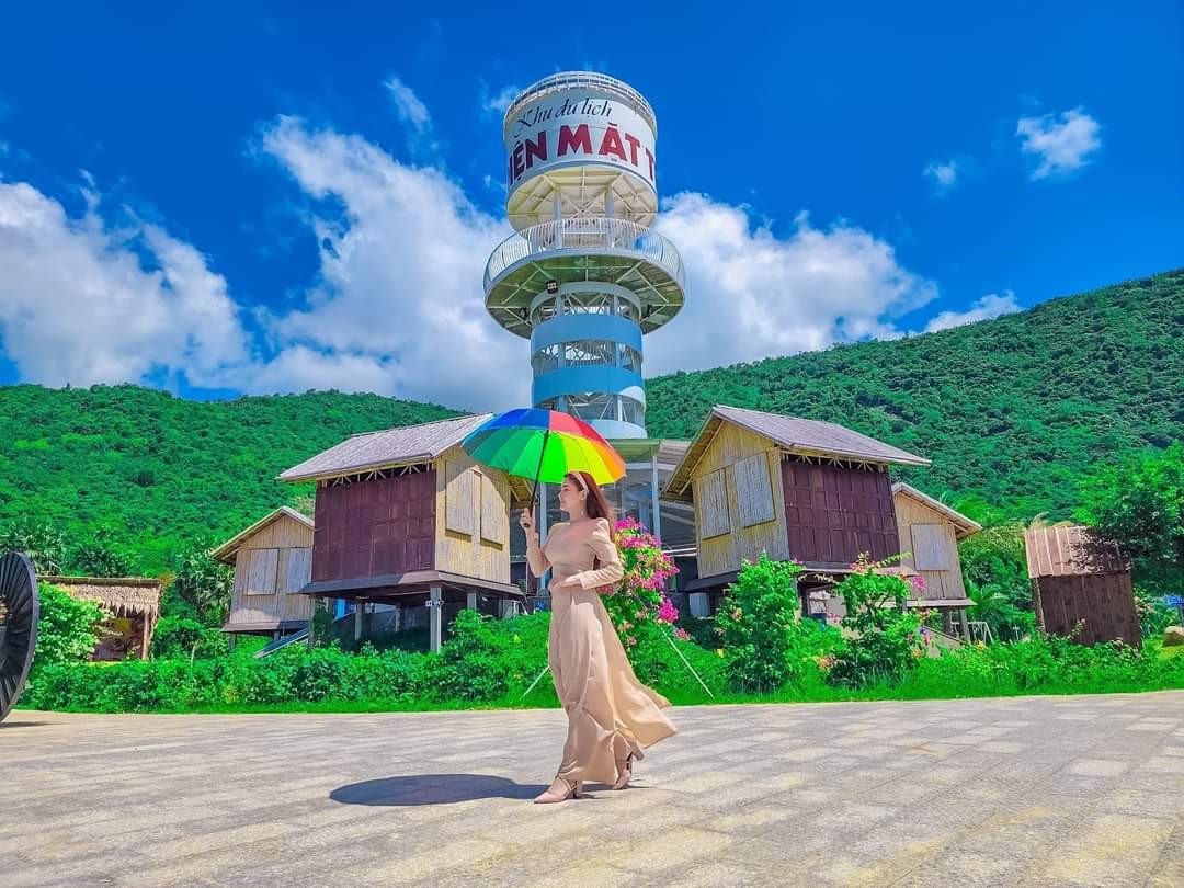 Thiên nhiên tươi đẹp dưới chân Sơn Cấm Thiên nhiên tươi đẹp dưới chân Sơn Cấm