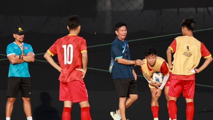 VCK U17 châu Á 2023: HLV Hoàng Anh Tuấn nói về khả năng đi tiếp của U17 Việt Nam