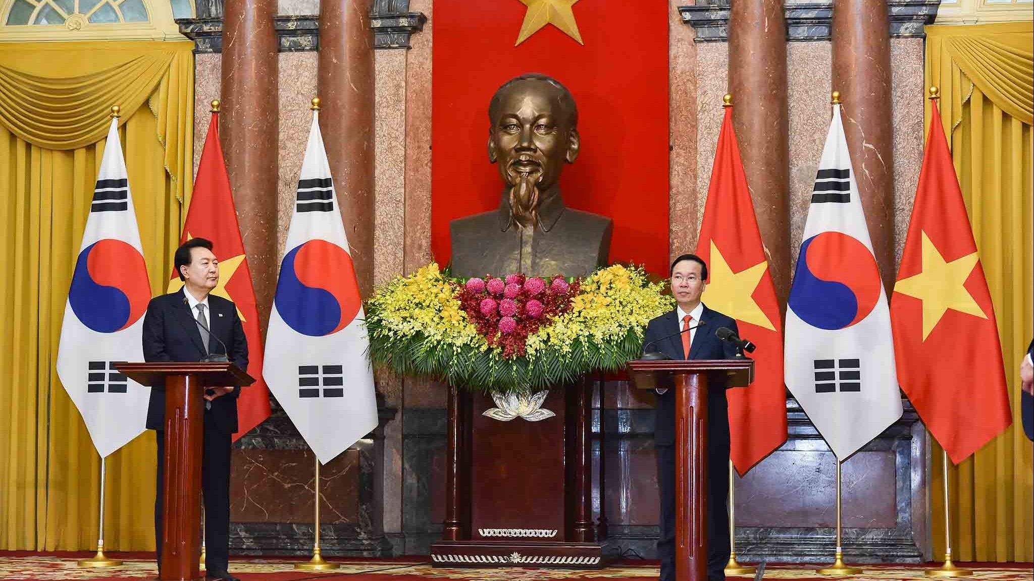 Tổng thống Hàn Quốc kết thúc tốt đẹp chuyến thăm cấp Nhà nước tới Việt Nam