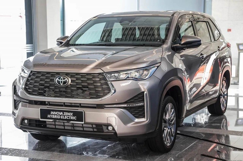 Cận cảnh Toyota Innova 2023 ra mắt tại Malaysia, giá từ 830 triệu đồng Cận cảnh Toyota Innova 2023 ra mắt tại Malaysia, giá từ 830 triệu đồng