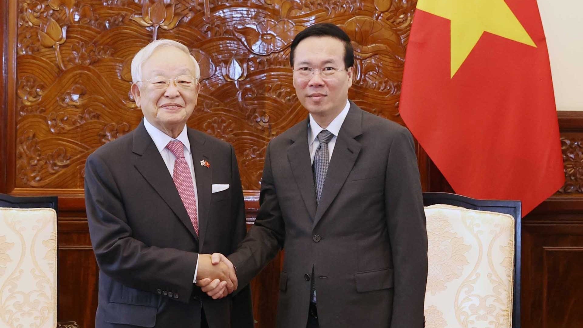 Chủ tịch nước Võ Văn Thưởng tiếp Chủ tịch Liên đoàn giới chủ các doanh nghiệp Hàn Quốc