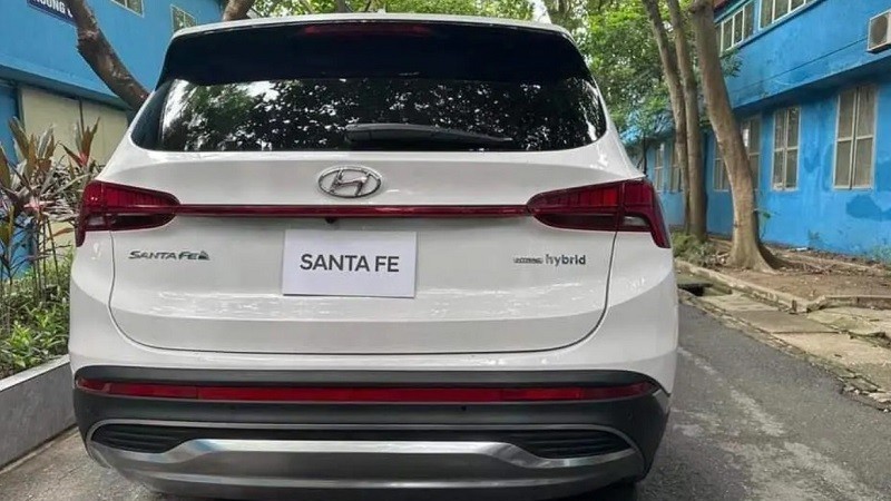 Hyundai Santa Fe Hybrid tiếp tục lộ diện tại Việt Nam
