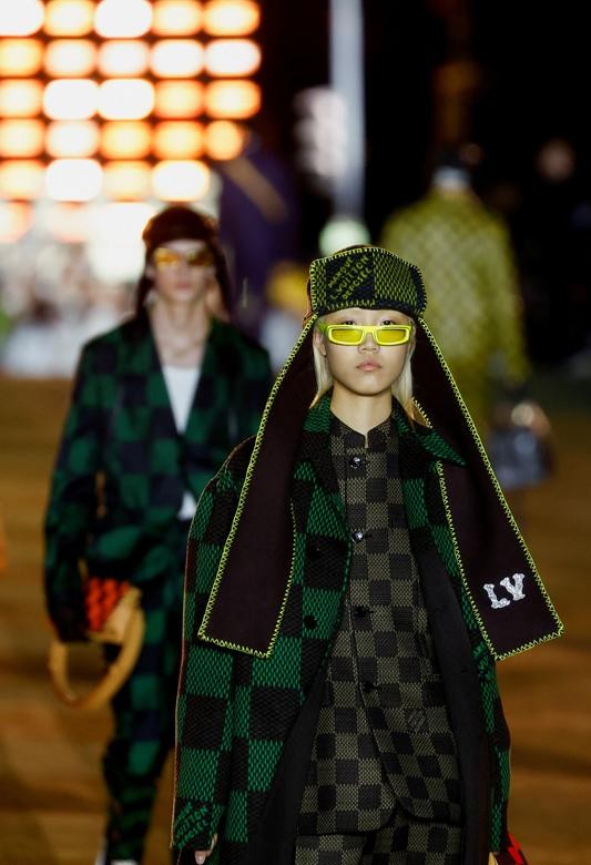 Buổi trình diễn của Louis Vuitton: Đã mắt với bộ sưu tập đầu tay của nhà thiết kế Pharrell Williams