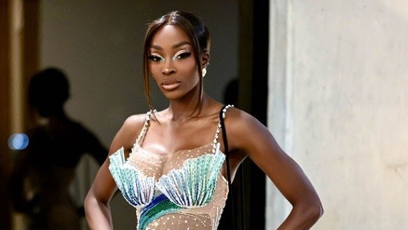 Dự sự kiện, ngôi sao truyền hình thực tế Mỹ đặt đầm riêng do Đỗ Long thiết kế