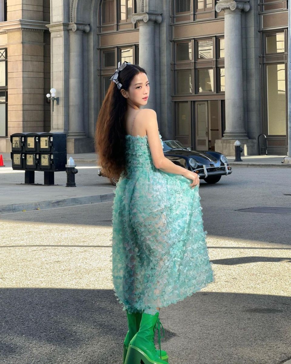 Nhan sắc 'chị cả' Jisoo nhóm nhạc BlackPink