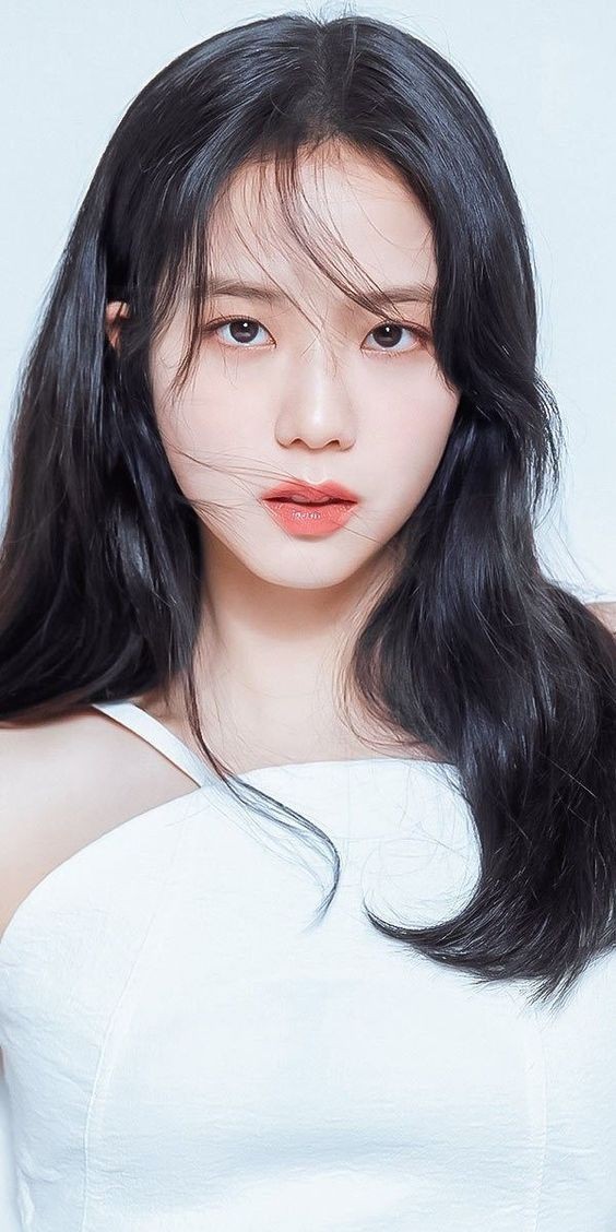 Nhan sắc 'chị cả' Jisoo nhóm nhạc BlackPink