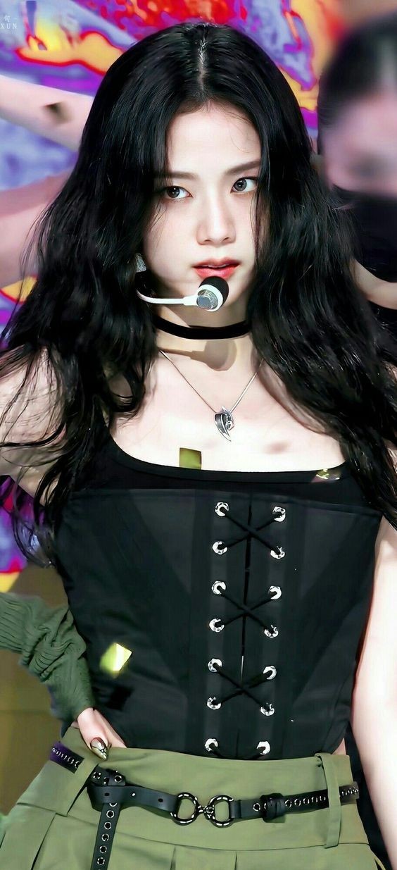 Nhan sắc 'chị cả' Jisoo nhóm nhạc BlackPink