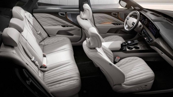 Lộ diện hình ảnh Kia K8 đầu tiên tại Việt Nam Lộ diện hình ảnh Kia K8 đầu tiên tại Việt Nam