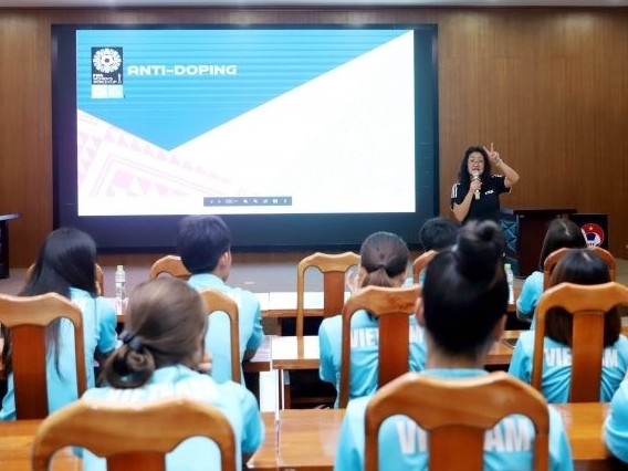 Đội tuyển nữ Việt Nam và chuyên gia FIFA trao đổi kiến thức về luật thi đấu tại World Cup 2023