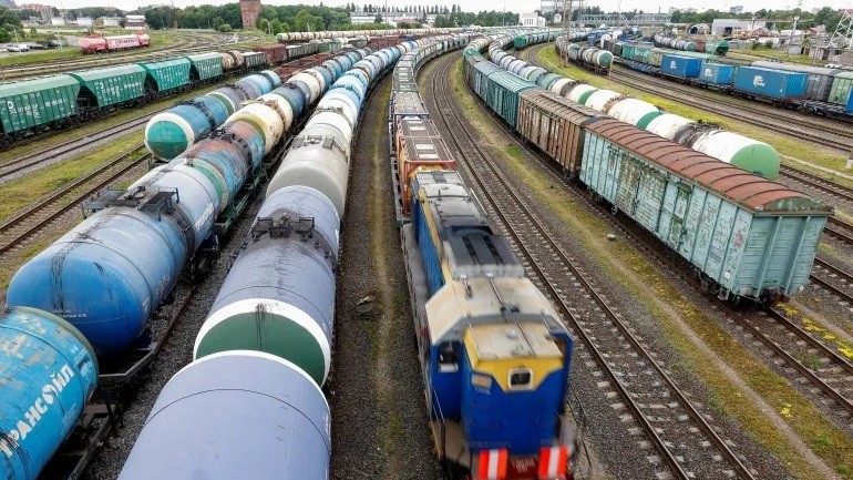 Lệnh trừng phạt chống Nga: Phương Tây 'ra đòn' chưa từng có tiền lệ; doanh nghiệp vô tình, kinh tế Nga 'trúng độc đắc'?