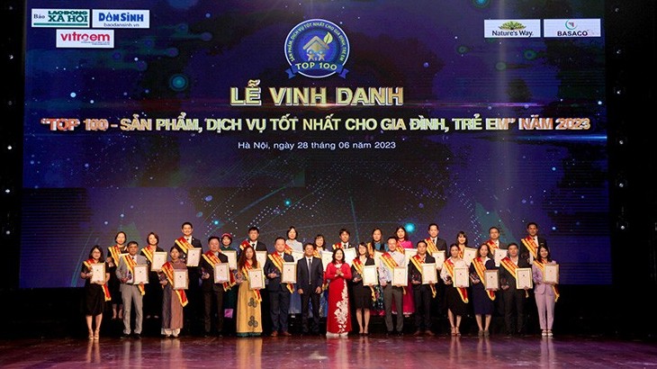 Vinh danh 'Top 100 - Sản phẩm, dịch vụ tốt nhất cho gia đình, trẻ em' năm 2023
