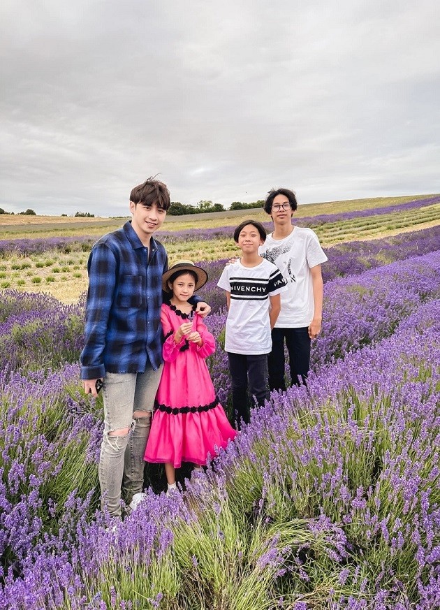 Gia đình Hoa hậu Hà Kiều Anh