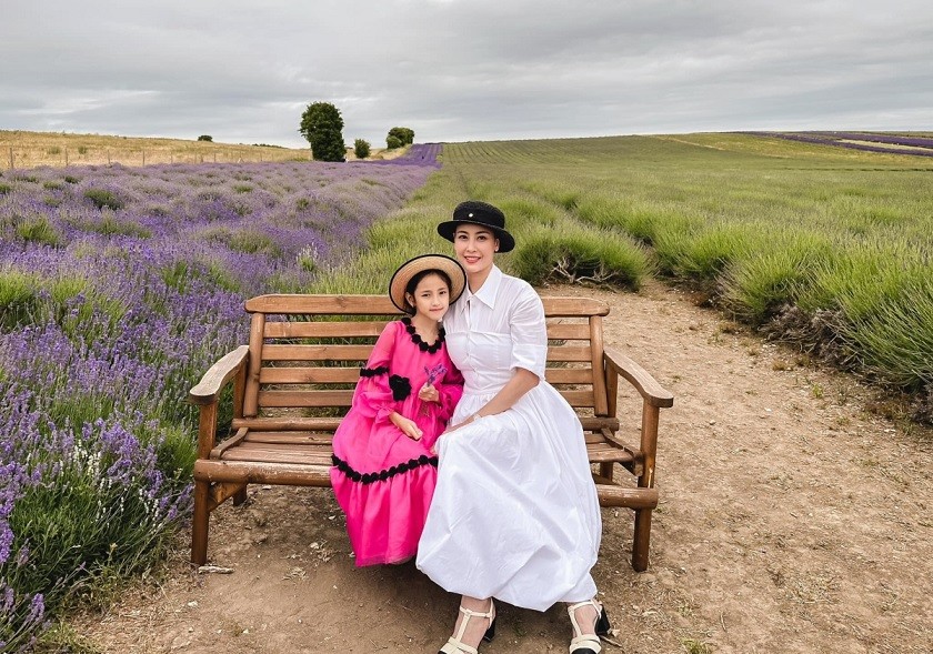 Gia đình Hoa hậu Hà Kiều Anh