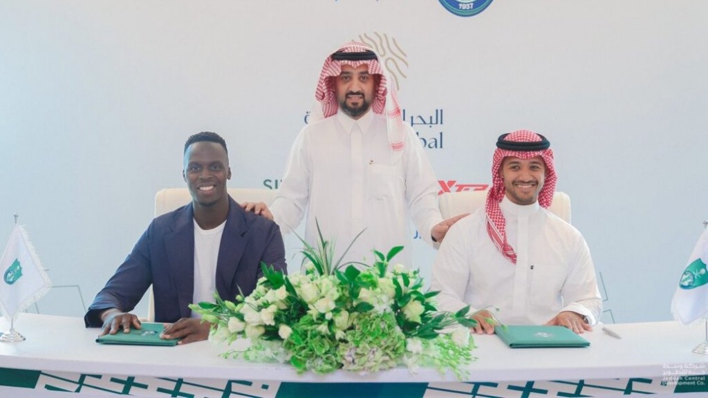 Chuyển nhượng cầu thủ ngày 29/6: Man City chiêu mộ tài năng trẻ; Liverpool đua ký Dominik Szoboszlai; CLB Al Ahli ký Edouard Mendy