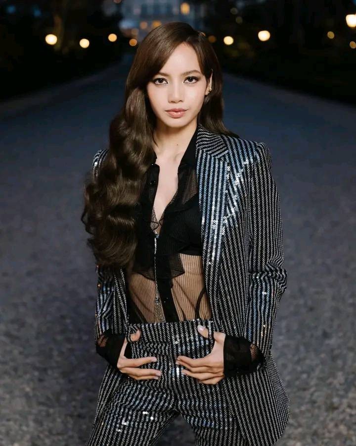 Lisa (BlackPink) đẹp thế nào? Lisa (BlackPink) đẹp thế nào?