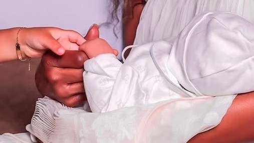 Siêu mẫu Naomi Campbell vui mừng thông báo mới chào đón con thứ 2