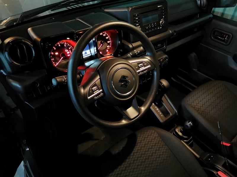 Cận cảnh Suzuki Jimny vừa về Việt Nam, giá từ 790 triệu đồng