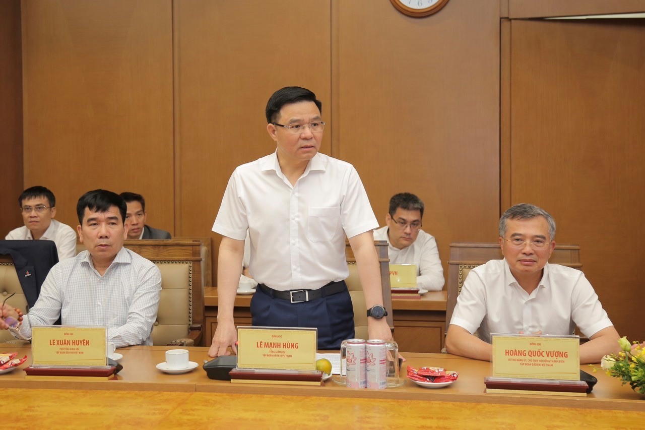 : Ông Lê Mạnh Hùng - Tổng giám đốc Petrovietnam phát biểu tại Lễ ký : Ông Lê Mạnh Hùng - Tổng giám đốc Petrovietnam phát biểu tại Lễ ký