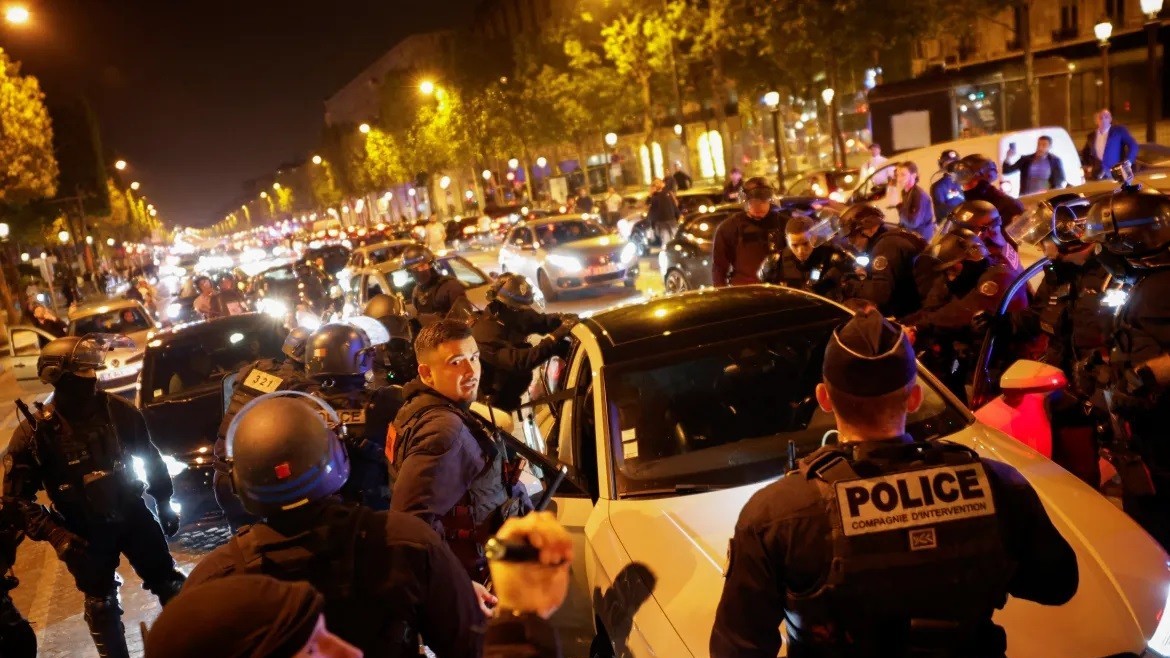 Bạo loạn ở Pháp: Bất ổn lan sang Thụy Sỹ, mẹ của thiếu niên gốc Phi lên tiếng