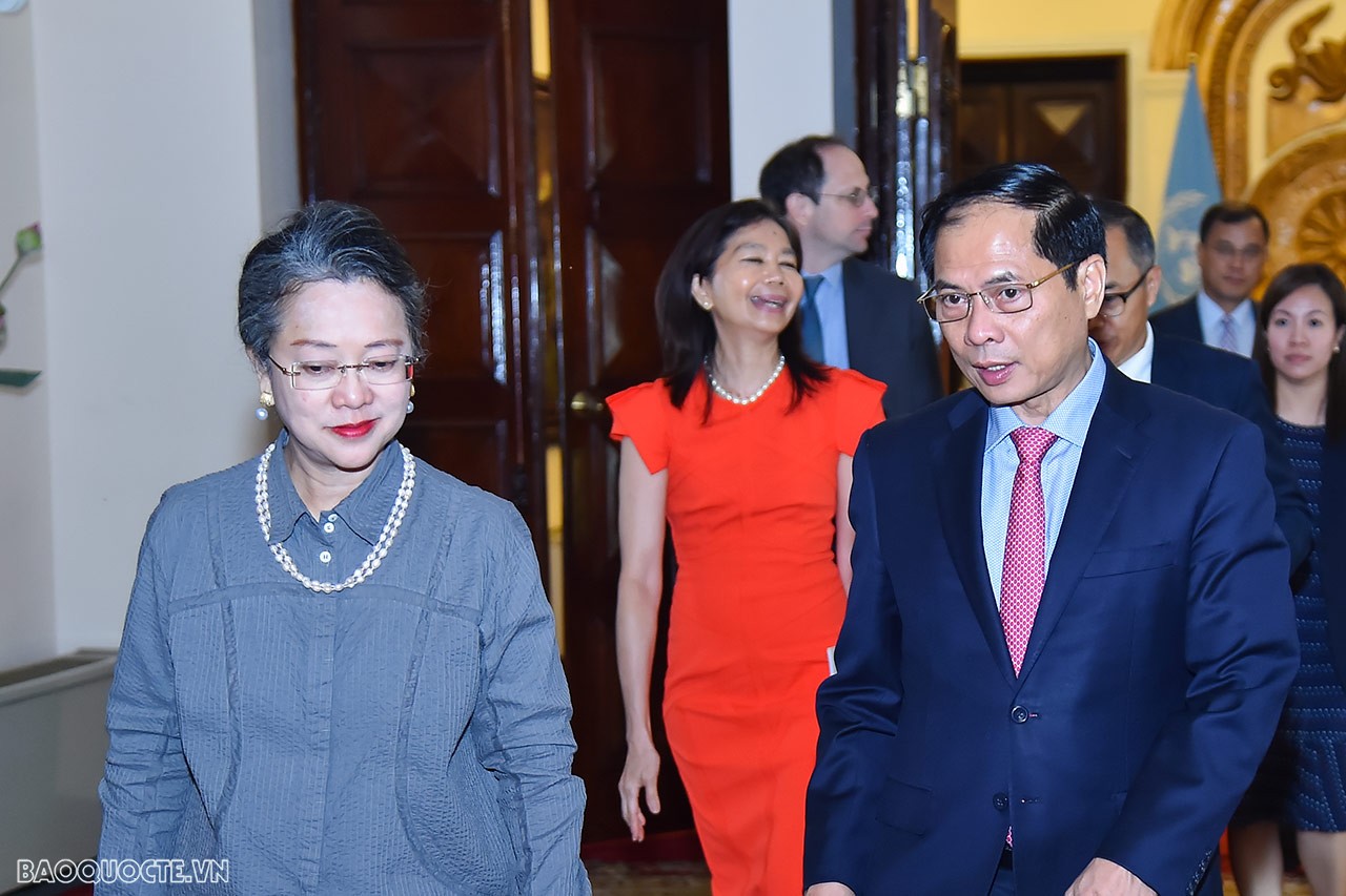 Bộ trưởng Ngoại giao Bùi Thanh Sơn đón, hội đàm với Phó Tổng thư ký Liên hợp quốc Armida Salsiah Alisjahbana