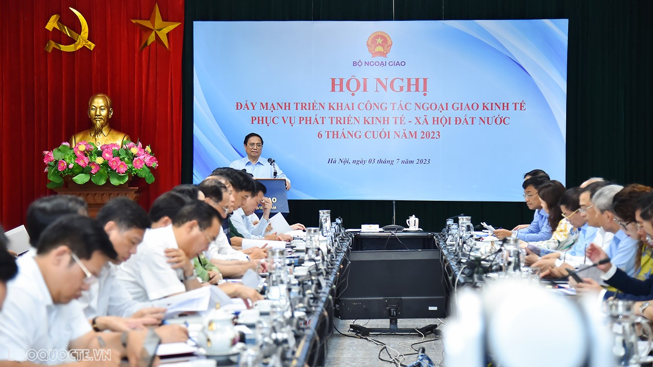 Đưa ngoại giao kinh tế thực sự trở thành một động lực mạnh mẽ cho phát triển nhanh và bền vững đất nước Tạo đột phá trong ngoại giao kinh tế