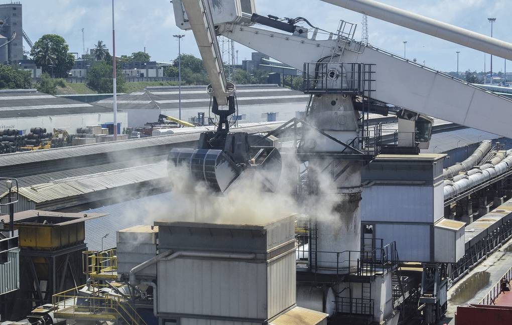 Ukraine nêu quan điểm về gia hạn thỏa thuận ngũ cốc; bổ sung hãng sản xuất hàng tiêu dùng khổng lồ của Anh vào ‘tầm ngắm'. (Nguồn: AP) Ukraine nêu quan điểm về gia hạn thỏa thuận ngũ cốc; bổ sung hãng sản xuất hàng tiêu dùng khổng lồ của Anh vào ‘tầm ngắm'. (Nguồn: AP)