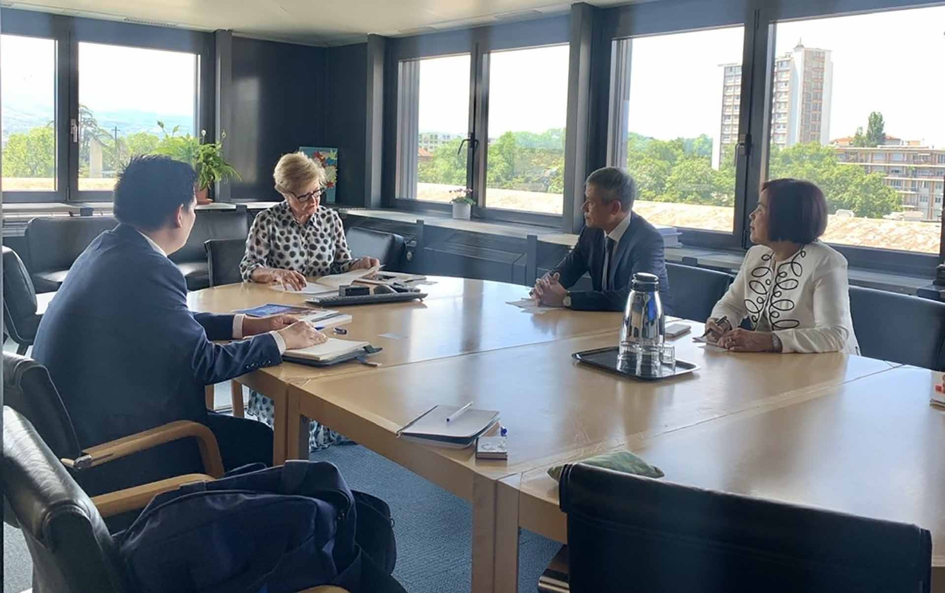 Việt Nam chia sẻ kinh nghiệm, thúc đẩy đối thoại và hợp tác quốc tế để bảo đảm quyền con người trước thách thức toàn cầu Việt Nam chia sẻ kinh nghiệm, thúc đẩy đối thoại và hợp tác quốc tế để bảo đảm quyền con người trước thách thức toàn cầu