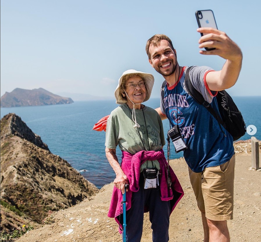 Câu chuyện chữa lành từ thiên nhiên của hai bà cháu tại Mỹ