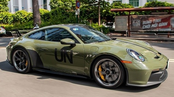 Chiêm ngưỡng bộ sưu tập siêu xe số sàn hàng hiếm của ông Đặng Lê Nguyên Vũ