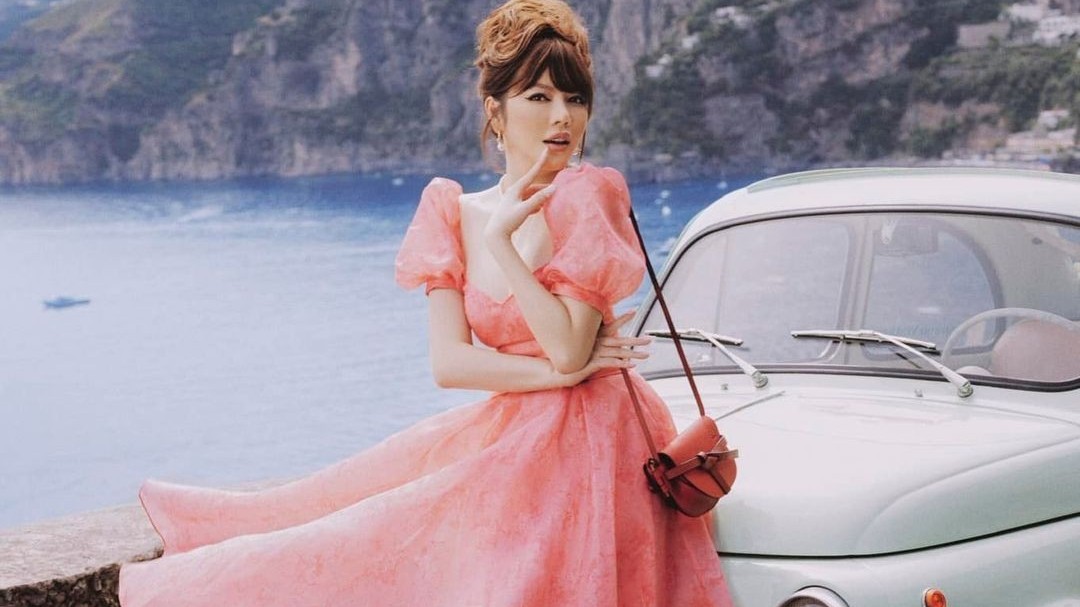 Sao Việt: Lý Nhã Kỳ đẹp kiêu sa, Hồng Diễm mặc gợi cảm