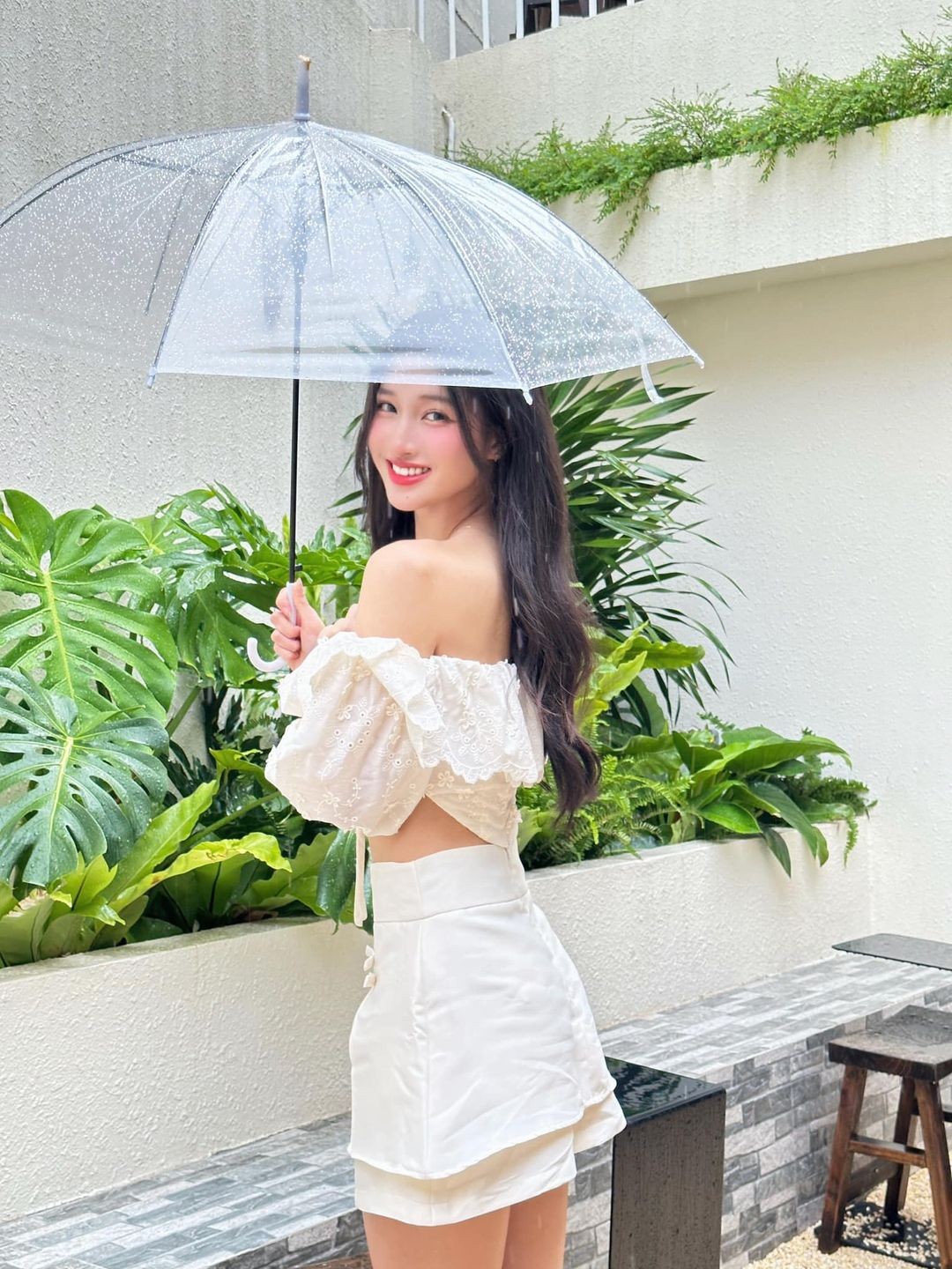 Á hậu Phương Nhi