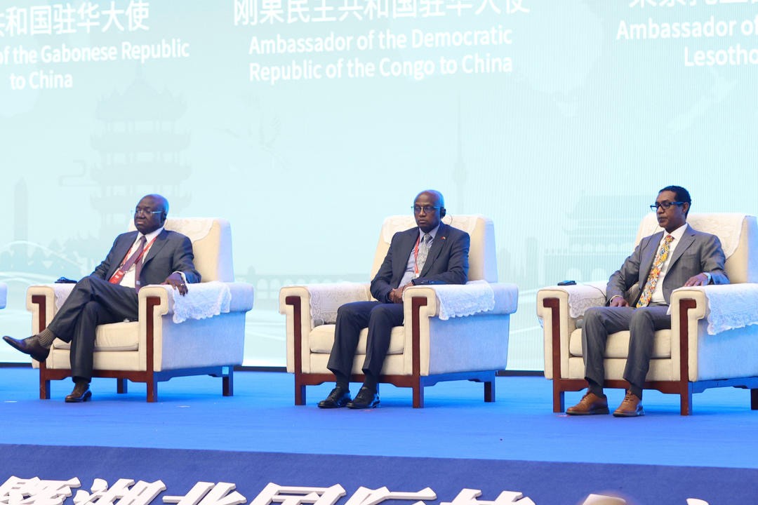 Các thỏa thuận trên được ký kết trong khuôn khổ Diễn đàn Hợp tác Đổi mới và Phát triển Trung Quốc - châu Phi 2023 đang diễn ra tại Vũ Hán, tỉnh Hồ Bắc, Trung Quốc. (Nguồn: China Daily)